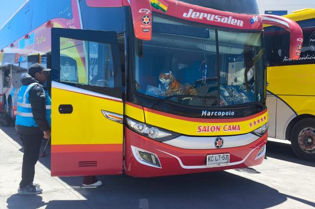 La ATT coordina acciones para normalizar el flujo de viajeros en la frontera Pisiga-Colchane